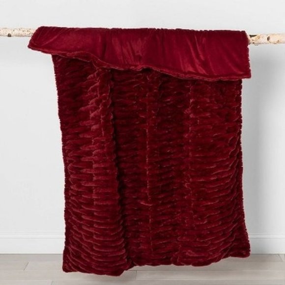 Opalhouse Ruched Faux Fur Throw Blanket - Picture 4 of 5